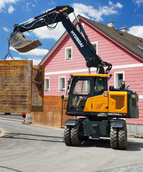 HW170A CR Wheeled Excavator 1